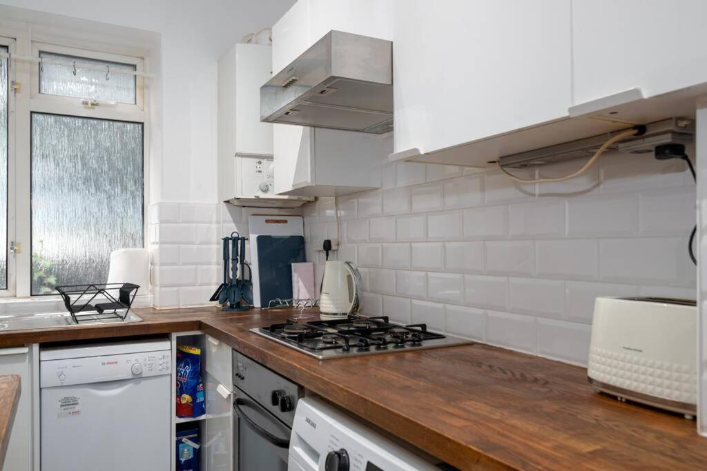 דירות לונדון Stylish And Well Equipped Flat In Stockwell מראה חיצוני תמונה