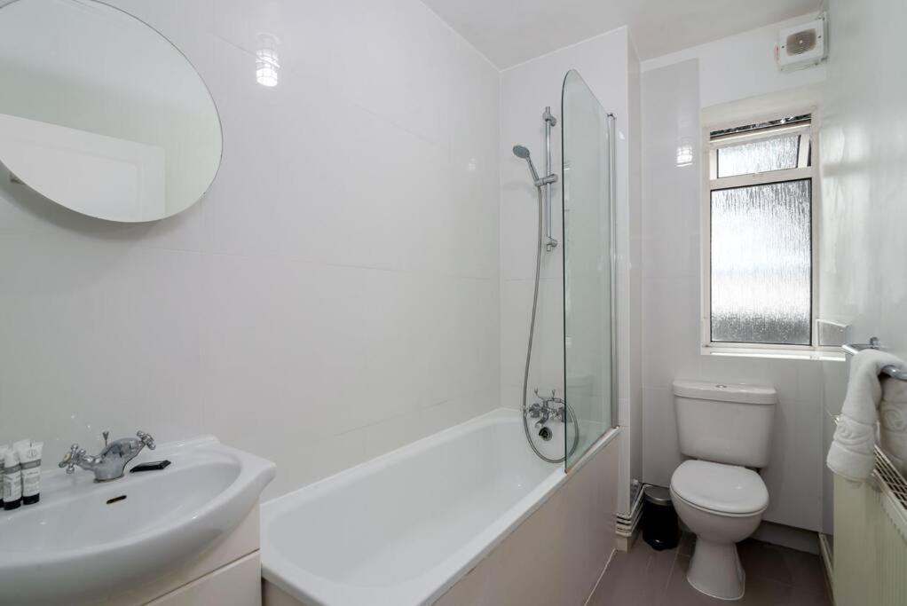 דירות לונדון Stylish And Well Equipped Flat In Stockwell מראה חיצוני תמונה