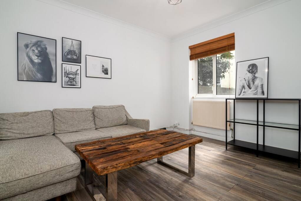 דירות לונדון Stylish And Well Equipped Flat In Stockwell מראה חיצוני תמונה