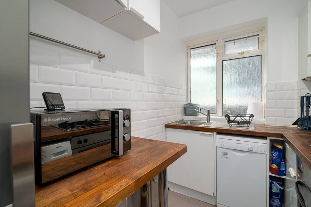 דירות לונדון Stylish And Well Equipped Flat In Stockwell מראה חיצוני תמונה